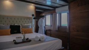Sukha sail 1 cabin rinca 1 02 aboard Sukha Sail 1 phinisi