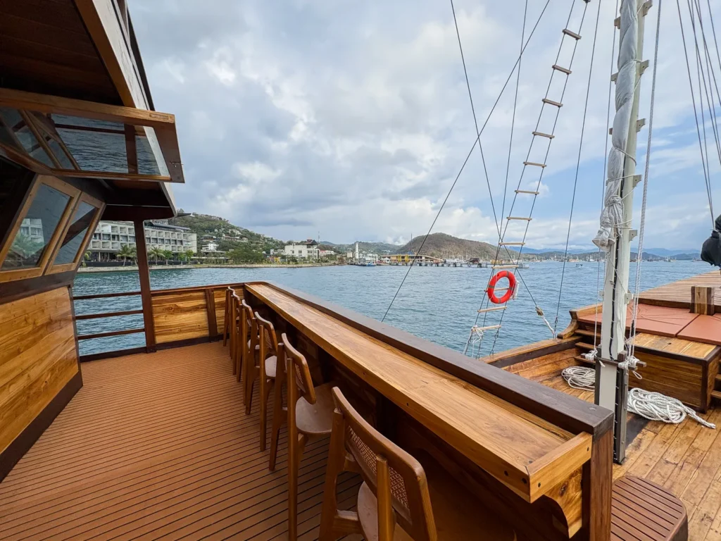 Sundari outdoor lounge aboard Sundari Voyages phinisi