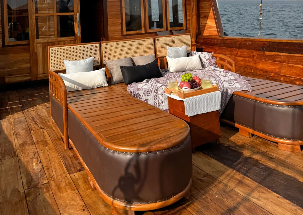 Sundari sundeck common area aboard Sundari Voyages phinisi