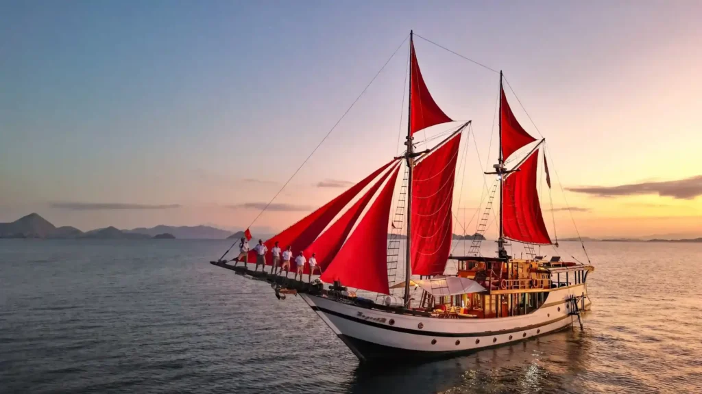 Supraba phinisi liveaboard exterior underway in Indonesian waters