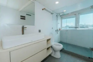 Ensuite bathroom in the Tara master cabin with hot shower