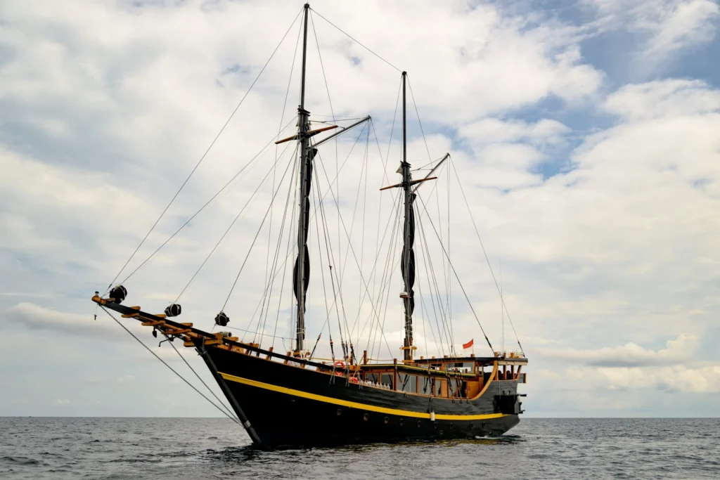 Ta Talassa traditional phinisi yacht at sea