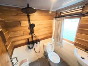 Private bathroom in a Deluxe cabin aboard Yukai phinisi