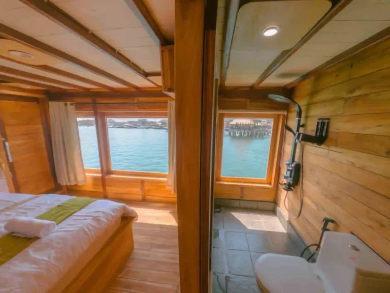 Main-deck Deluxe cabin on Yumana with queen bed plus an extra bed