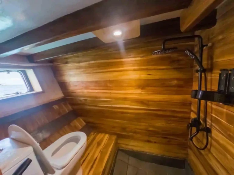 Private balcony and jacuzzi of the Yumana Royal Suite