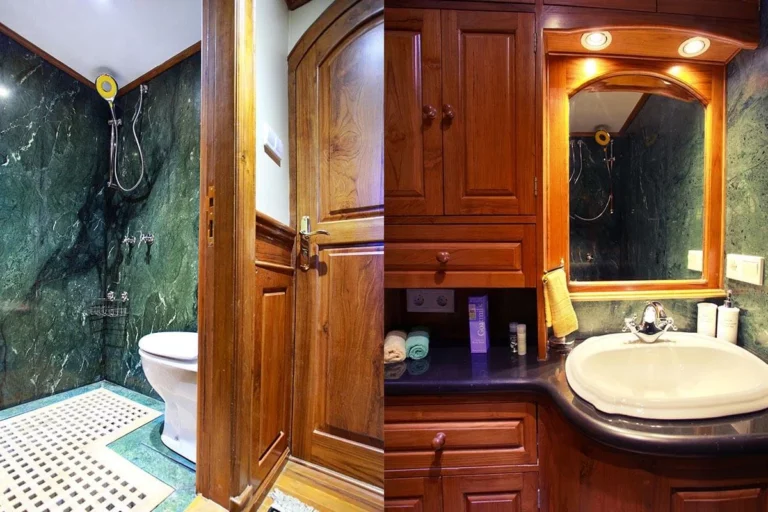 Ensuite bathroom for Adelaar Staterooms two and three
