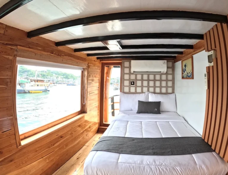 Private Ocean View cabin aboard Andalucia II