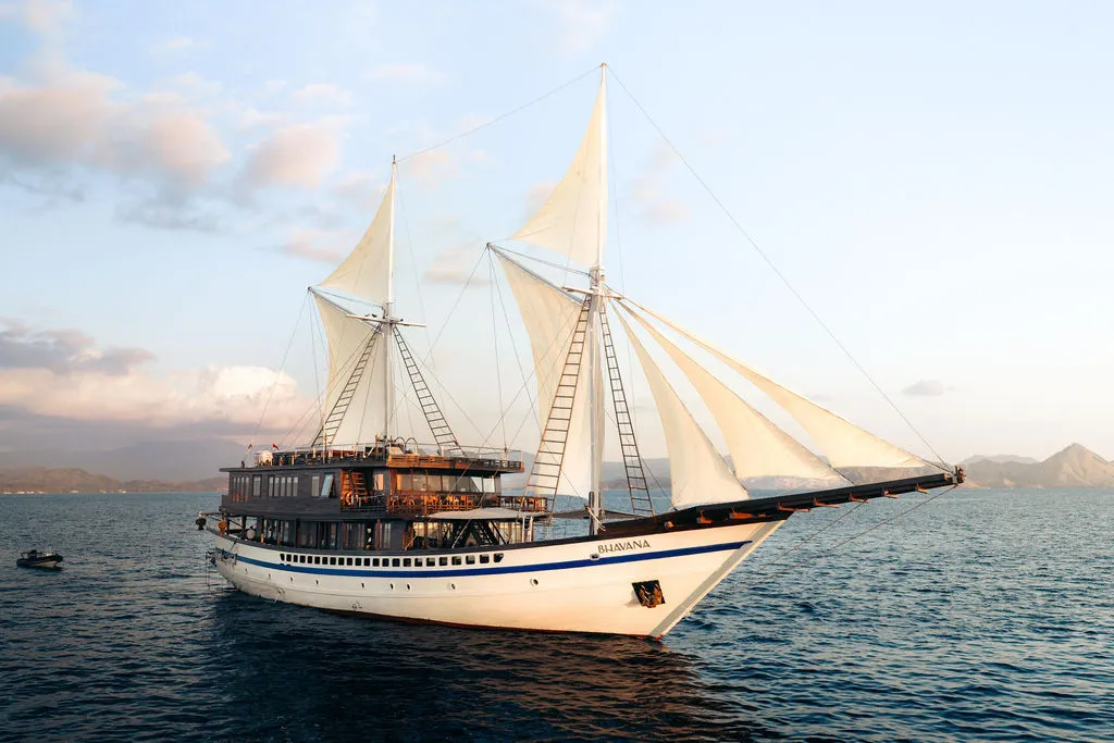 Bhavana luxury phinisi sailing in Indonesian waters