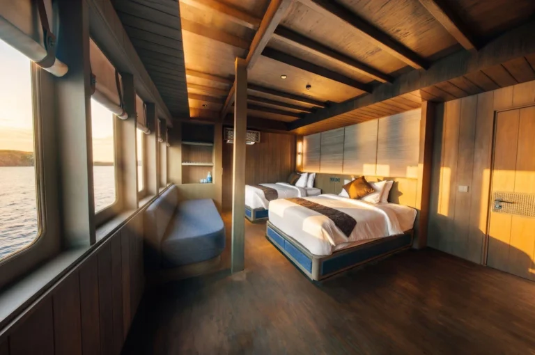 Twin cabin aboard Bhavana phinisi