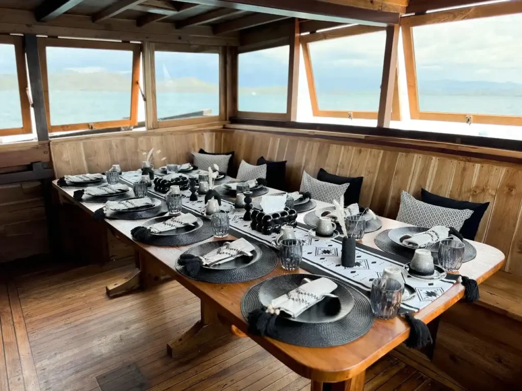 Alternative view of the dining area aboard Blackbeard