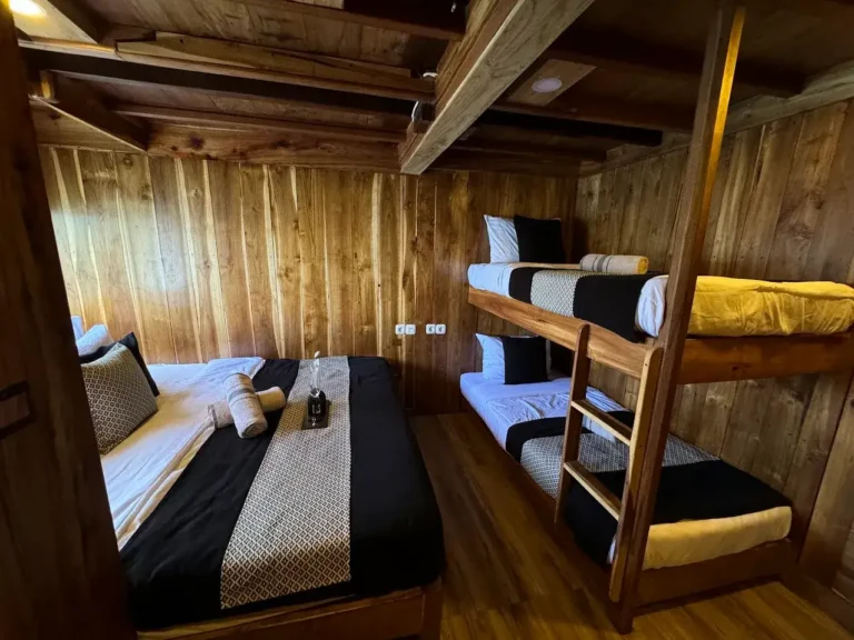 Alternative view of the four-person Sharing Cabin aboard Blackbeard