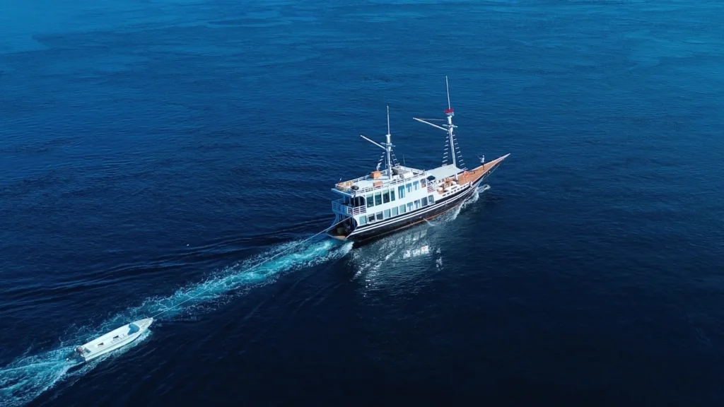 Derya phinisi liveaboard exterior