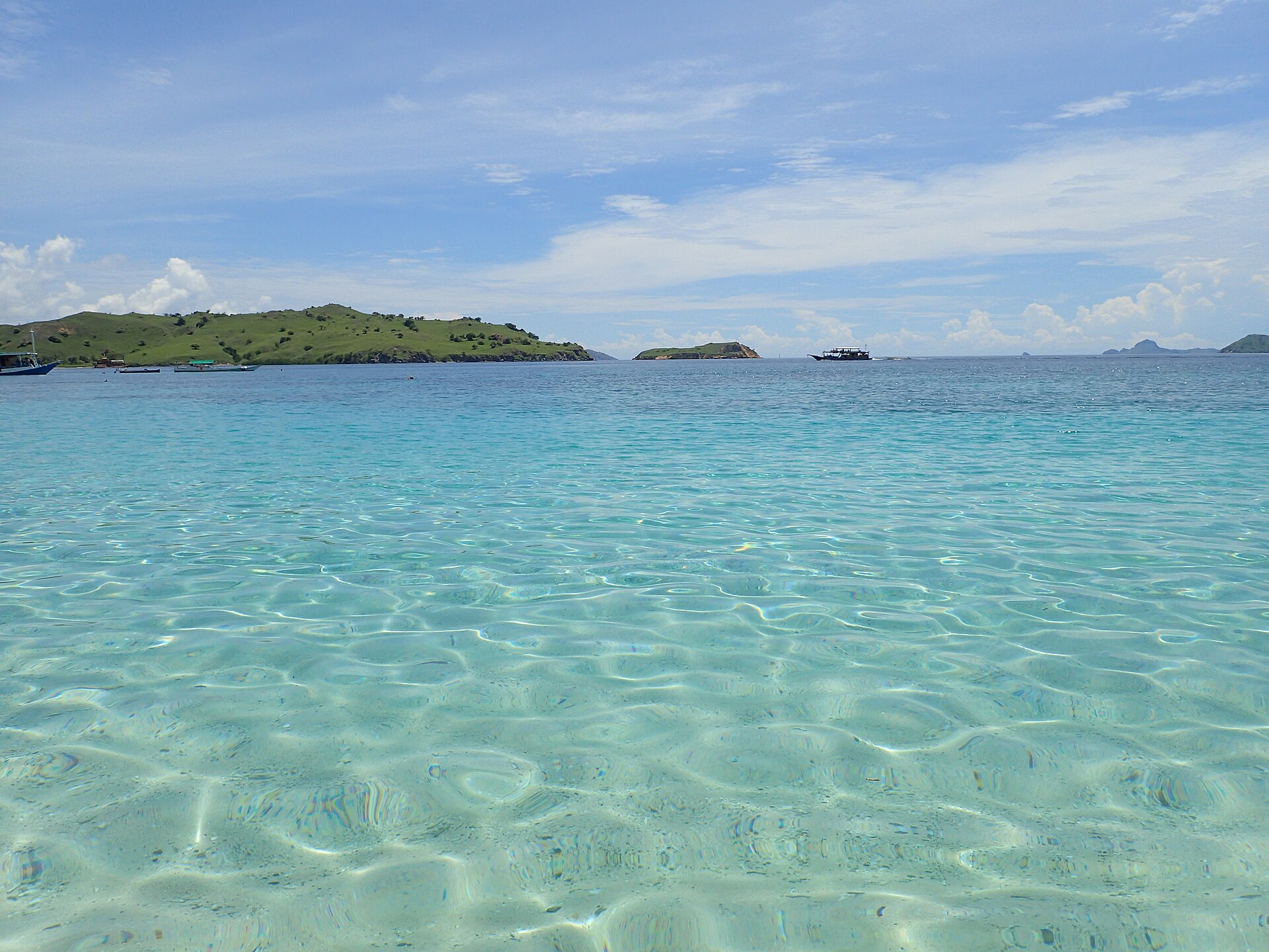 Secondary destination view of Pink Beach without boats or text