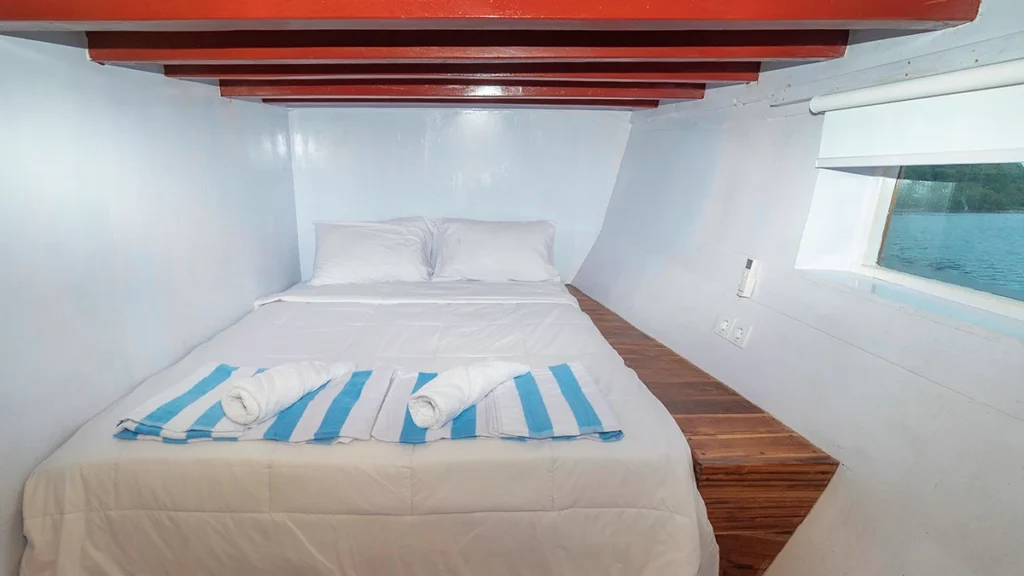 Double cabin aboard Devita R Cruise