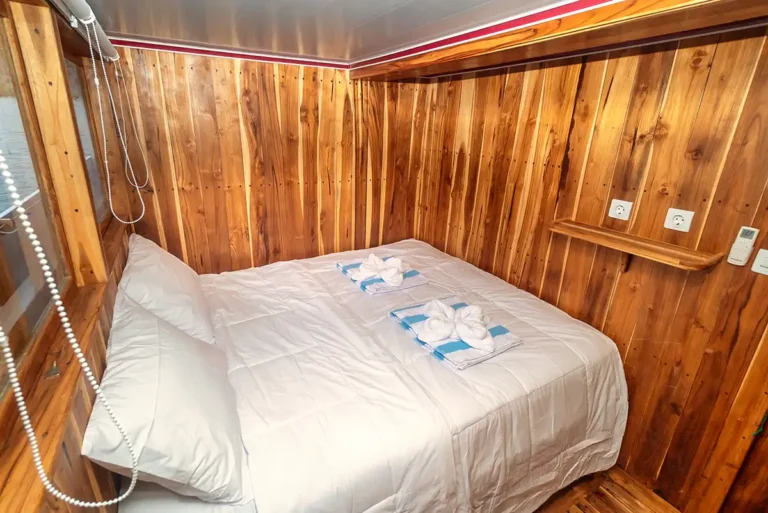 Second view of the superior cabin aboard Devita R Cruise