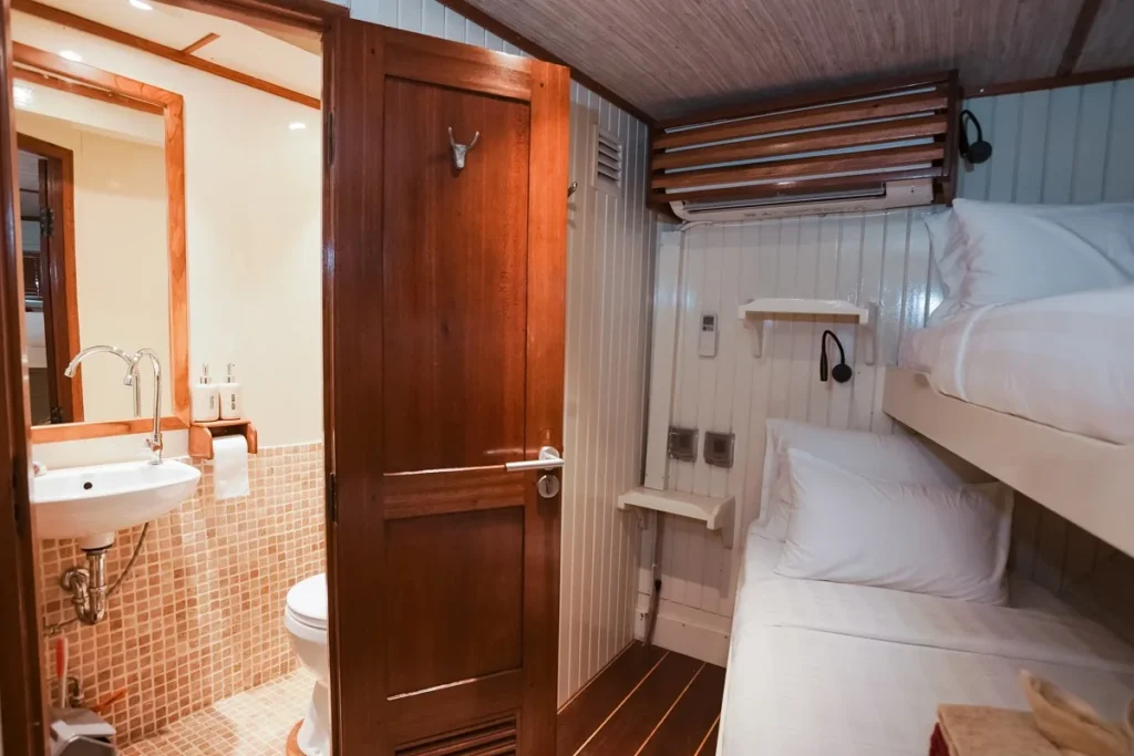 Emperor Raja Laut lower-deck cabin with double bed