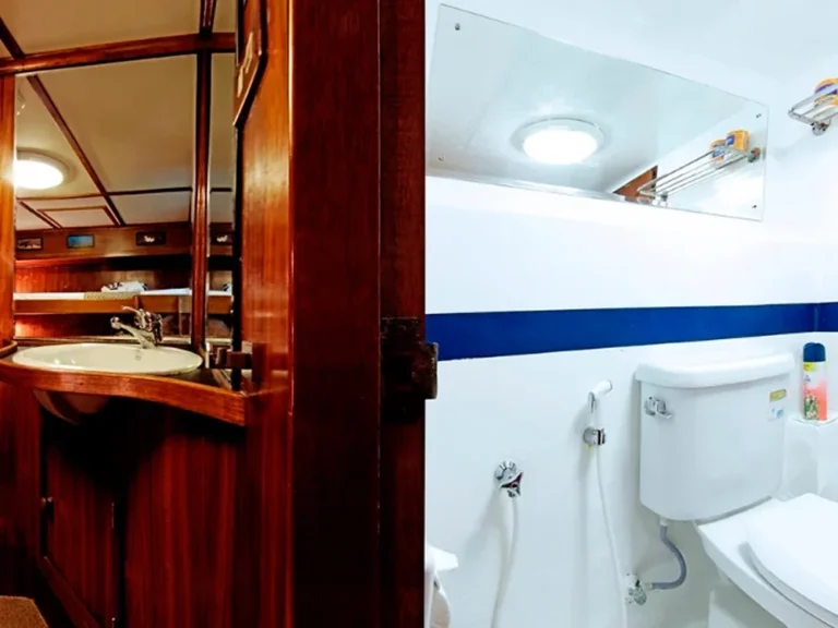 Shared bathroom serving the two Budget cabins aboard MV Mermaid II