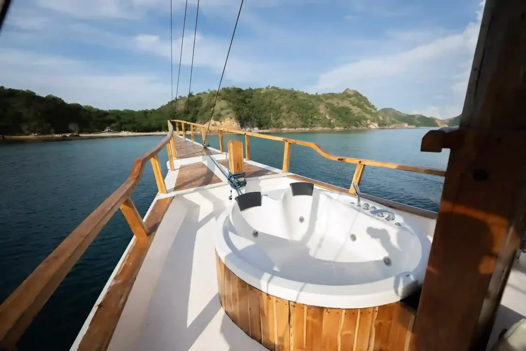 Outdoor jacuzzi aboard NK Jaya 2
