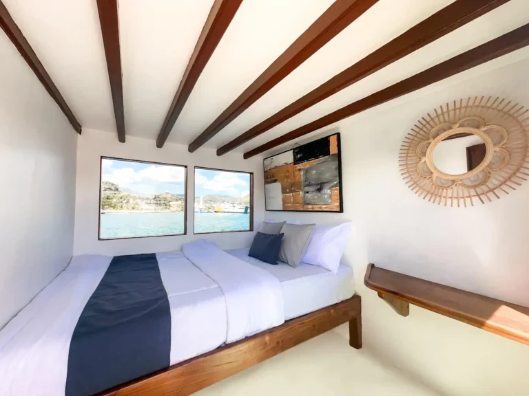 Master Ocean View cabin aboard North Blue Phinisi
