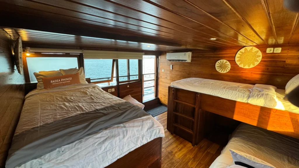 Four-person Family Cabin aboard Radea Phinisi