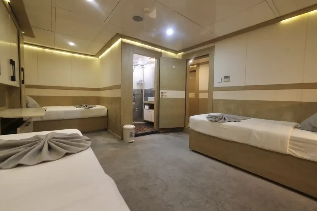 Seaisee lower-deck Family Cabin for up to three guests