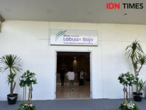 Entrance of Siloam Hospitals Labuan Bajo with signage and potted plants