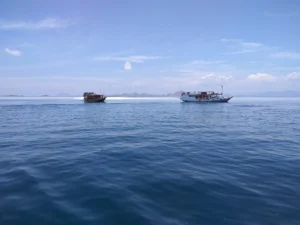 Turquoise shallows surrounding the Taka Makassar sandbar