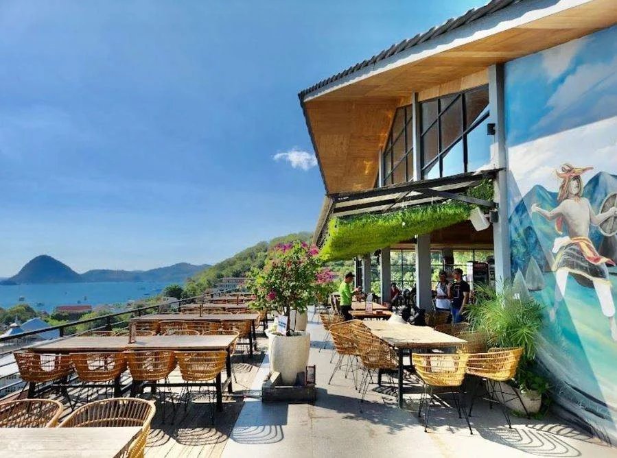 Taman Laut Handayani Seafood Restaurant cover showing the restaurant setting in Labuan Bajo