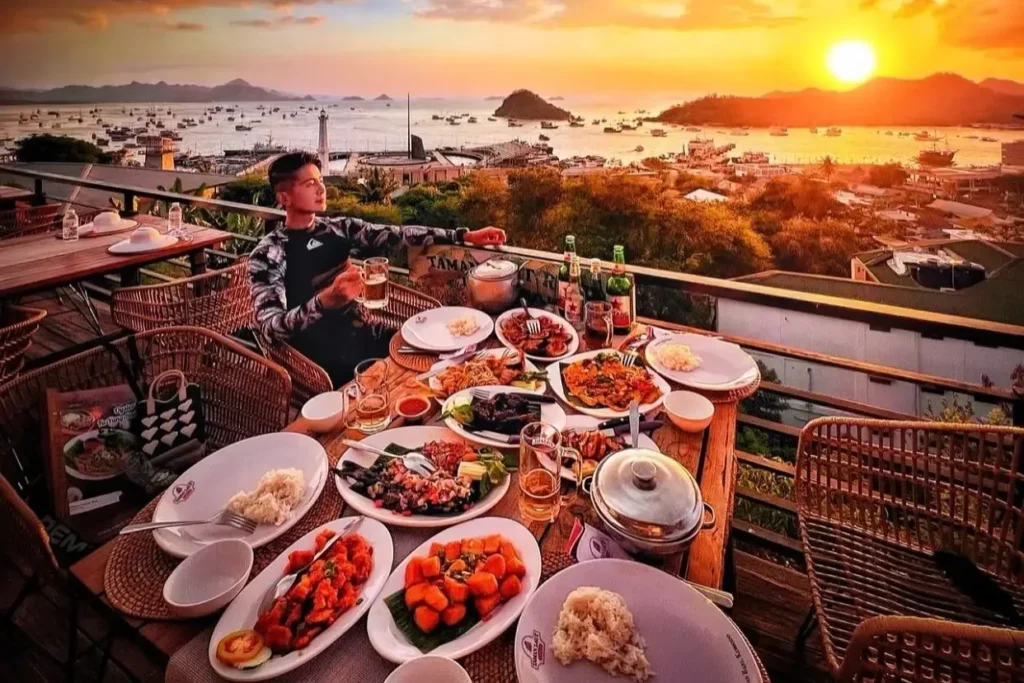 Food and drinks served at Taman Laut Handayani Seafood Restaurant in Labuan Bajo