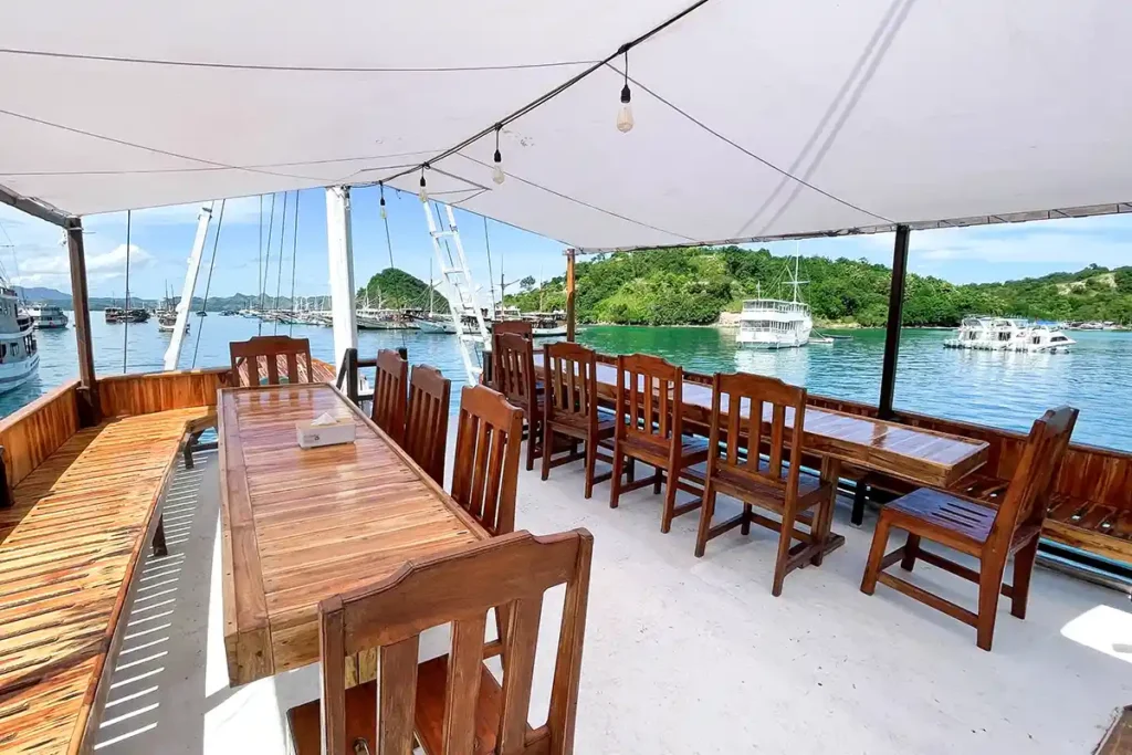Dining area aboard Zada Hela