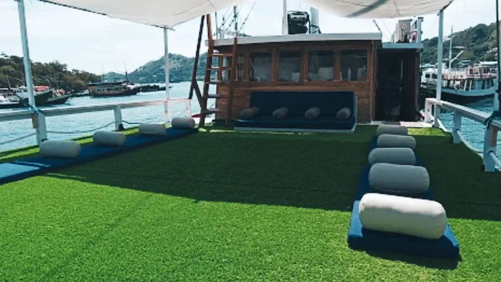 Arumi shaded sundeck seating