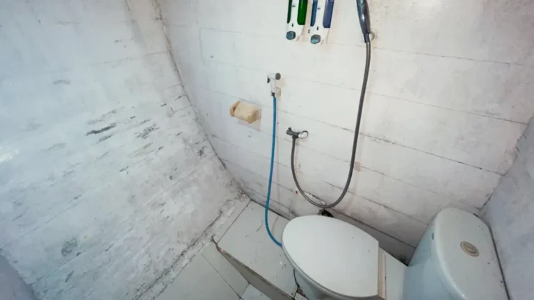 Arumi private cabin ensuite bathroom